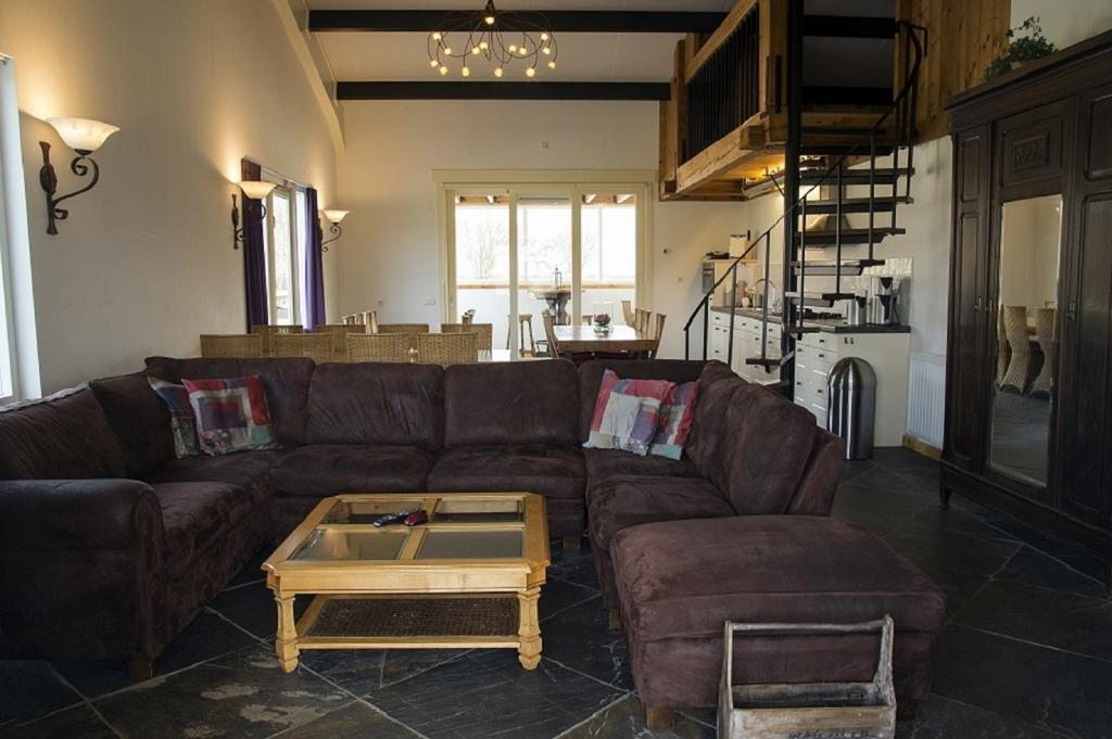Herkenhoek 5 Bedroom Apartment Heeswijk-Dinther エクステリア 写真