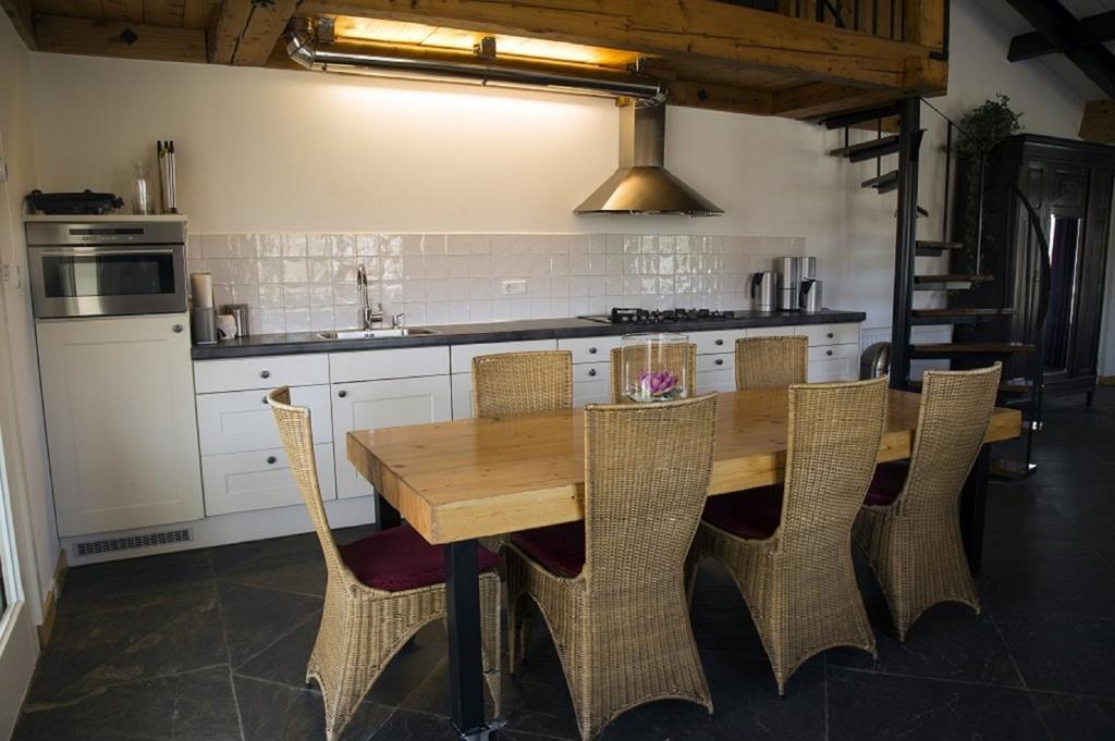 Herkenhoek 5 Bedroom Apartment Heeswijk-Dinther エクステリア 写真