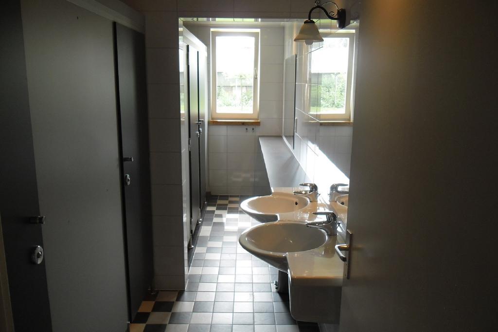 Herkenhoek 5 Bedroom Apartment Heeswijk-Dinther エクステリア 写真